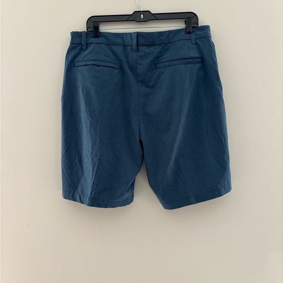 IZOD Golf Shorts - Picture 2 of 4